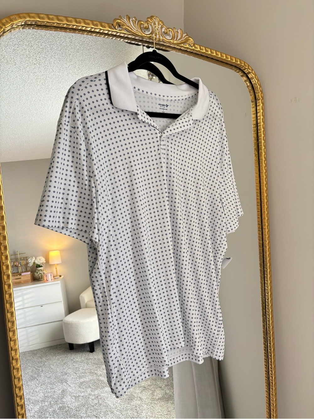 NWT Old Navy Men's White Polo Shirt with Navy Dot Pattern